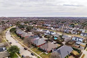 2102 Greenview Dr, Carrollton, TX 75010 - Photo 4