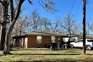 817 Cranford St, Sulphur Springs, TX 75482 - Photo 2