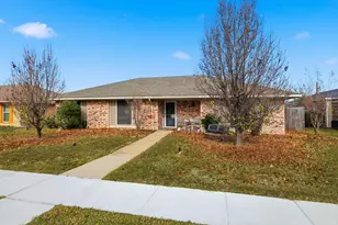 1519 Rocky Point Dr, Lewisville, TX 75077 - Photo 1