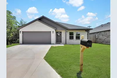 2721 Beechwood Street, Granbury, TX 76048 - Photo 2