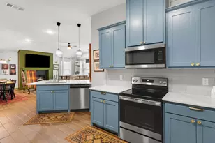 2721 Beechwood St, Granbury, TX 76048 - Photo 12