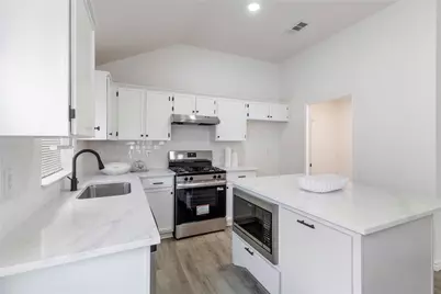 4929 Prestwick Drive, Fort Worth, TX 76135 - Photo 4