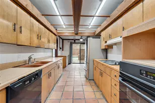 12330 Cedar Bend Dr, Dallas, TX 75244 - Photo 8