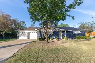 1164 Valley View Dr, Hurst, TX 76053 - Photo 1