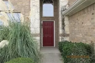 601 Babbling Brook Dr, Saginaw, TX 76179 - Photo 2