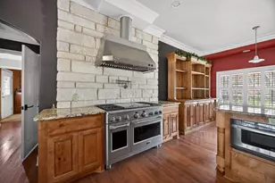 310 Oakhill Dr, Keene, TX 76059 - Photo 14