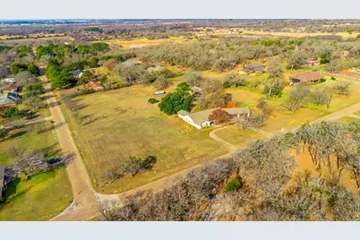 310 Oakhill Drive, Keene, TX 76059 - Photo 34