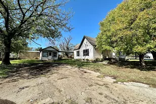 716 N Mesquite St, Hico, TX 76457 - Photo 6