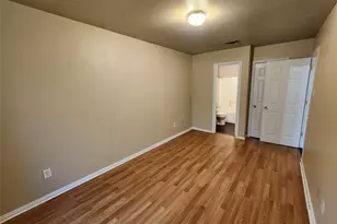 939 Baker St, Fort Worth, TX 76104 - Photo 10