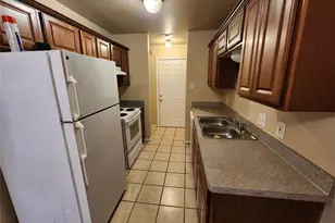 939 Baker St, Fort Worth, TX 76104 - Photo 6