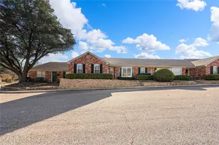 5236 Lake Shore Dr, Waco, TX 76710 - Photo 2