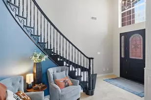 2817 Kingswood Dr, Grapevine, TX 76051 - Photo 2