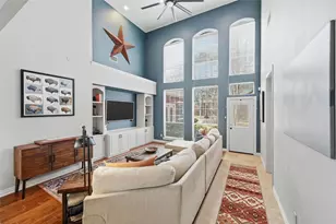 2817 Kingswood Dr, Grapevine, TX 76051 - Photo 2