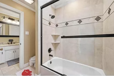 2817 Kingswood Drive, Grapevine, TX 76051 - Photo 24