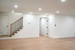 9920 Greenfield Dr, Dallas, TX 75238 - Photo 8