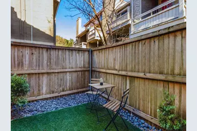 5200 Martel Avenue #9B, Dallas, TX 75206 - Photo 2