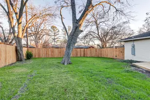 7006 Town N Dr, Dallas, TX 75231 - Photo 36