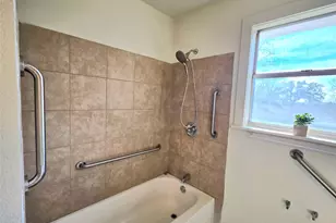 406 E Brazos St, Groesbeck, TX 76642 - Photo 10