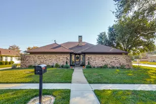 1724 Scottsdale Dr, Plano, TX 75023 - Photo 1