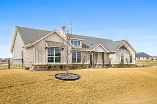 173 Mdw Vis Dr, Rhome, TX 76078 - Photo 2