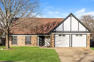 309 Deacon Dr, Euless, TX 76039 - Photo 1