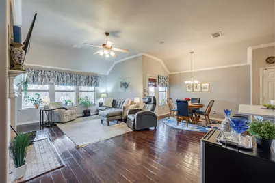 15625 Gatehouse Drive, Fort Worth, TX 76262 - Photo 2