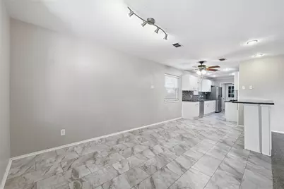 3920 Sanguinet Street, Fort Worth, TX 76107 - Photo 8