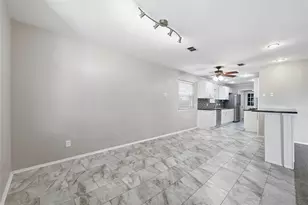 3920 Sanguinet St, Fort Worth, TX 76107 - Photo 8