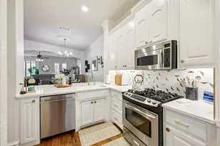 612 Rockingham Dr, Irving, TX 75063 - Photo 2