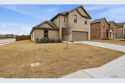 556 Hickory Ridge Drive, Van Alstyne, TX 75495 - Photo 2