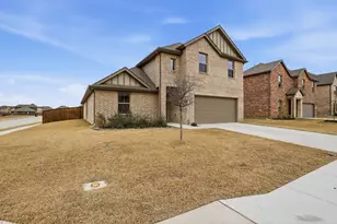 556 Hickory Rdg Dr, Van Alstyne, TX 75495 - Photo 2