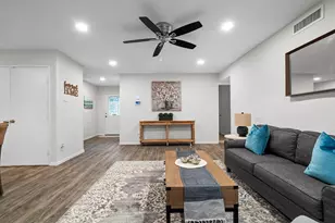 1050 Winterwood Dr, Lewisville, TX 75067 - Photo 6