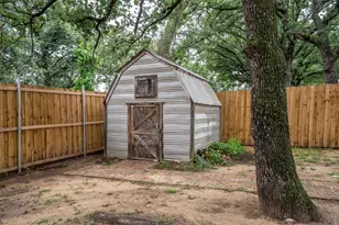 1050 Winterwood Dr, Lewisville, TX 75067 - Photo 30