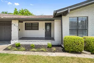 5913 Cynthia Cir, North Richland Hills, TX 76117 - Photo 4