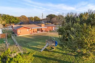 910 S Harrison St, West, TX 76691 - Photo 32