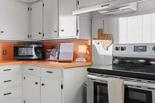 910 S Harrison St, West, TX 76691 - Photo 16