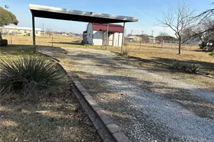 8461 Longhorn Dr, Justin, TX 76247 - Photo 14