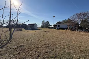 8461 Longhorn Dr, Justin, TX 76247 - Photo 16