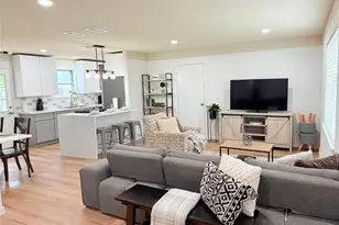 522 Milky Way, Garland, TX 75040 - Photo 2