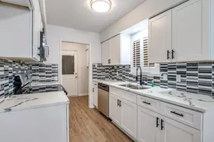 2730 Moonriver Ln, Farmers Branch, TX 75234 - Photo 10