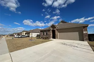 208 Post Oak St, Azle, TX 76020 - Photo 2