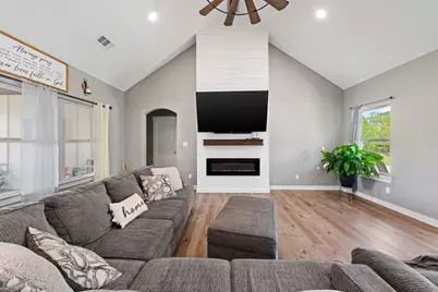 710 Valek Road, Ennis, TX 75119 - Photo 10