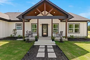 710 Valek Rd, Ennis, TX 75119 - Photo 1