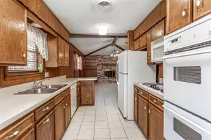 1203 Aspen Rd, Gainesville, TX 76240 - Photo 16