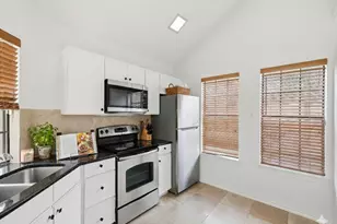 625 Fiesta Cir, Irving, TX 75063 - Photo 10