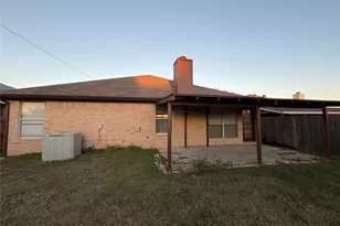 830 W Colony Dr, Arlington, TX 76001 - Photo 14