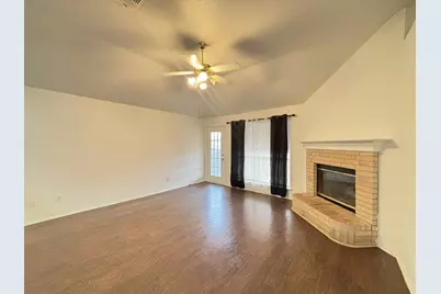 830 W Colony Drive, Arlington, TX 76001 - Photo 4