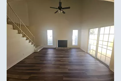 2109 Fleur De Lis Court, Arlington, TX 76012 - Photo 4