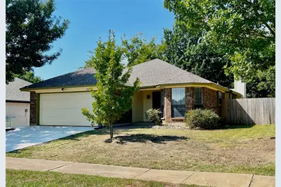 8205 April Lane, Watauga, TX 76148 - Photo 12