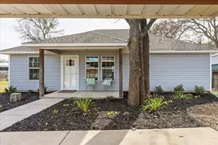 1813 Pioneer Rd, Granbury, TX 76049 - Photo 2